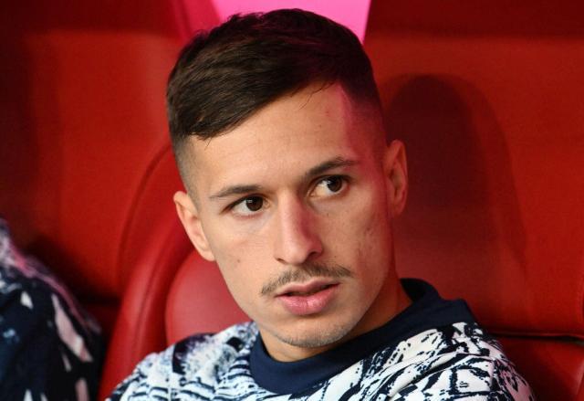 1707054435229094772.jpg 1707054435229094772.jpg